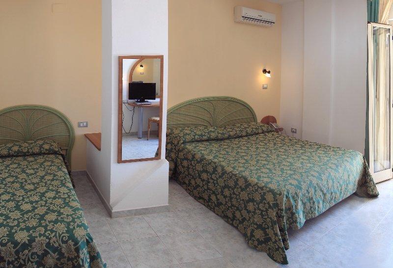Hotel Grotticelle Capo Vaticano Εξωτερικό φωτογραφία