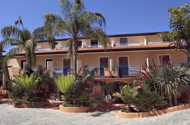Hotel Grotticelle Capo Vaticano Εξωτερικό φωτογραφία