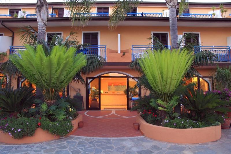 Hotel Grotticelle Capo Vaticano Εξωτερικό φωτογραφία